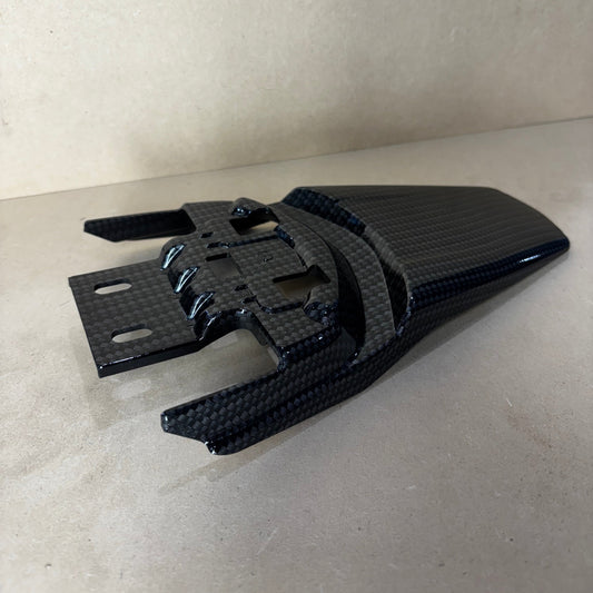 CARBON REAR FENDER